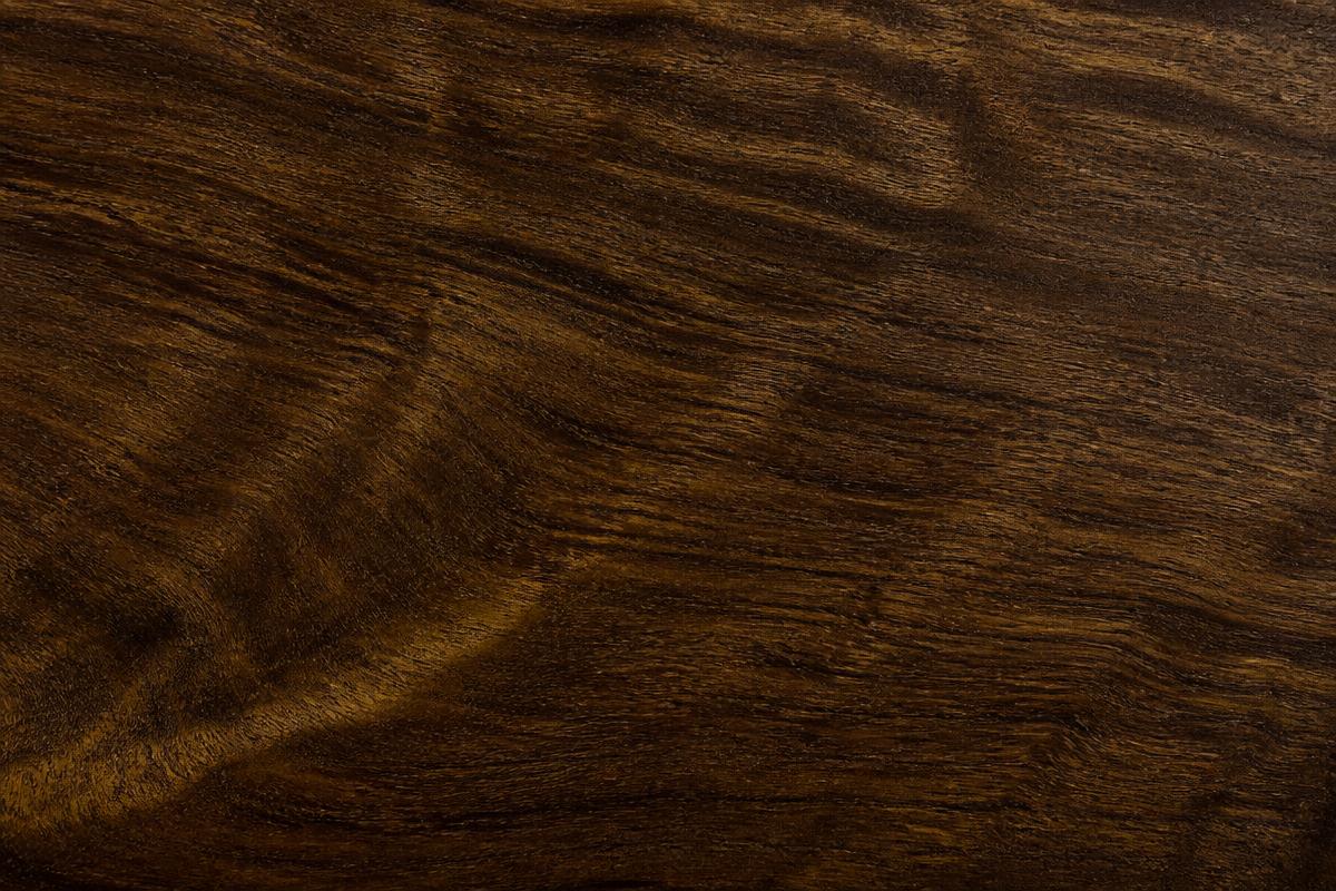 Grain and colour of Imbuia (Ocotea porosa (SA-grown plantation stock)) hardwood